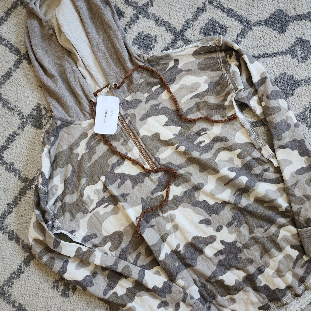 Hem & Thread NWT Beige and Brown Knit Top